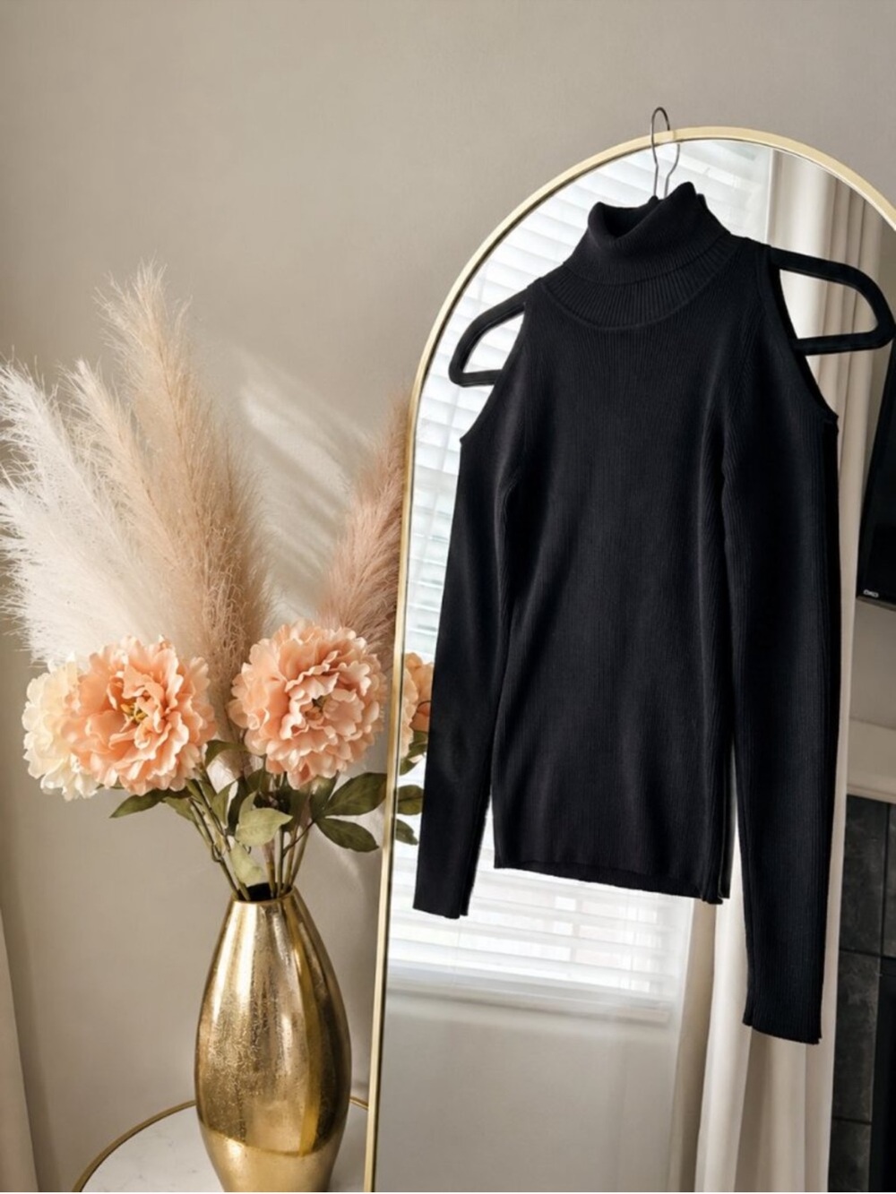 Hollister Black Cold-Shoulder Turtleneck Long Sleeve Top